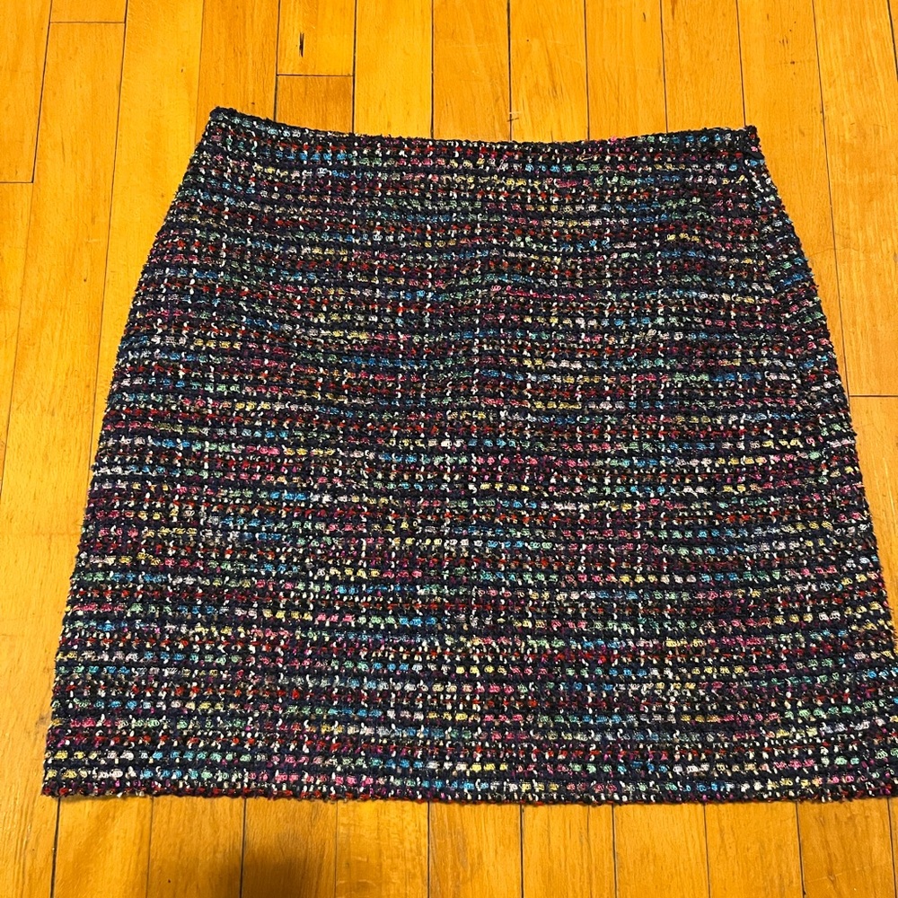 Like new LOFT multicolored tweed skirt!
